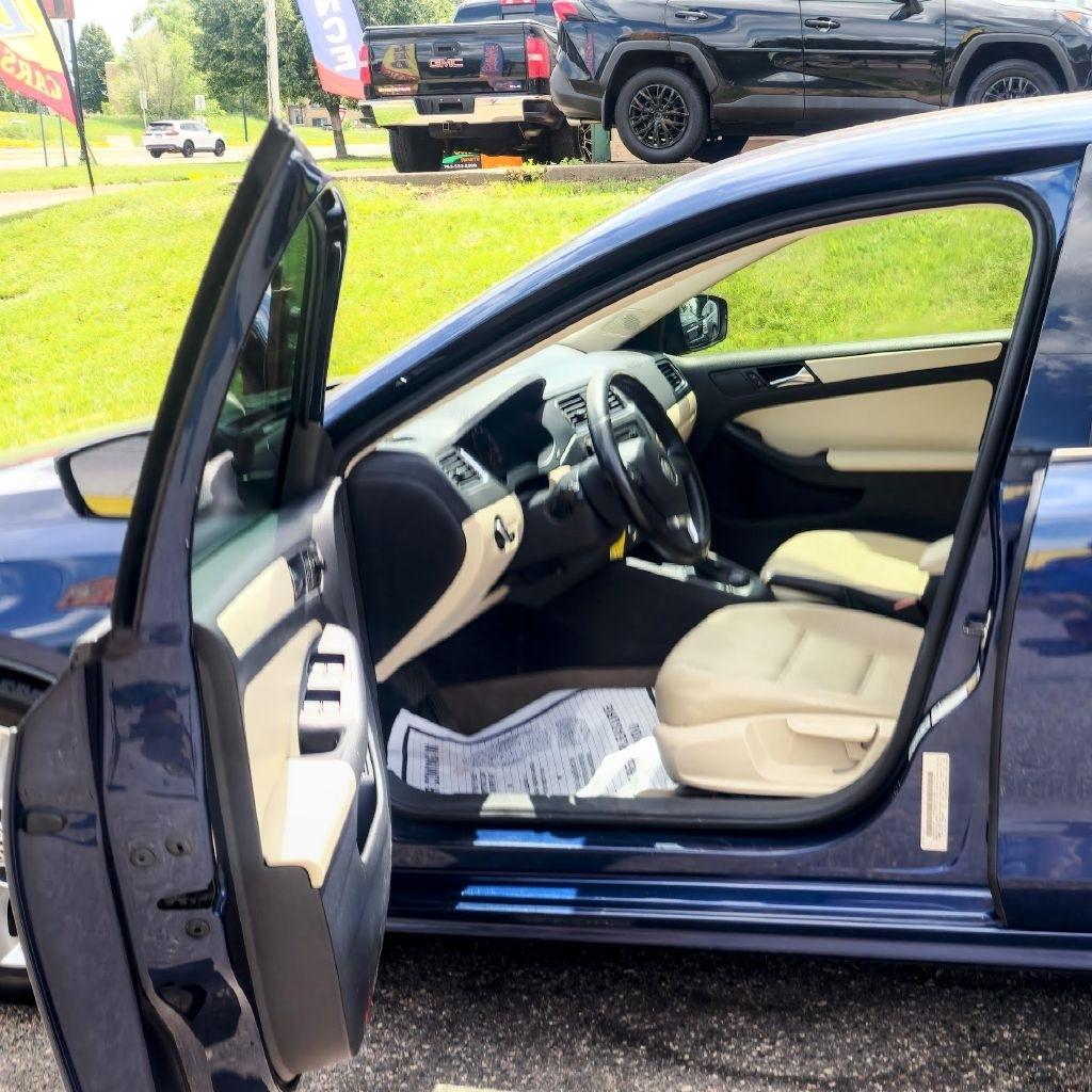 Volkswagen Jetta  2011