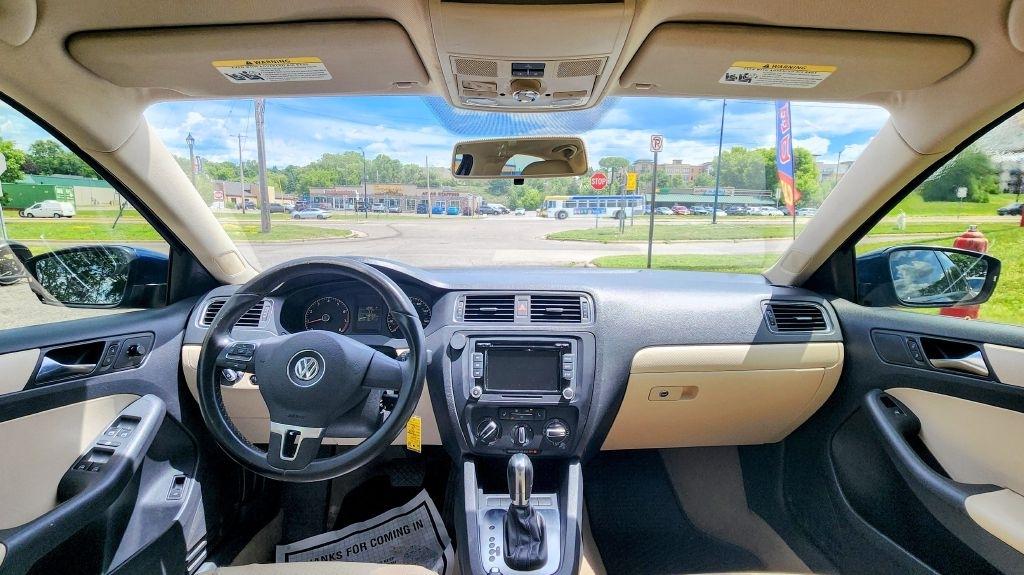 Volkswagen Jetta  2011