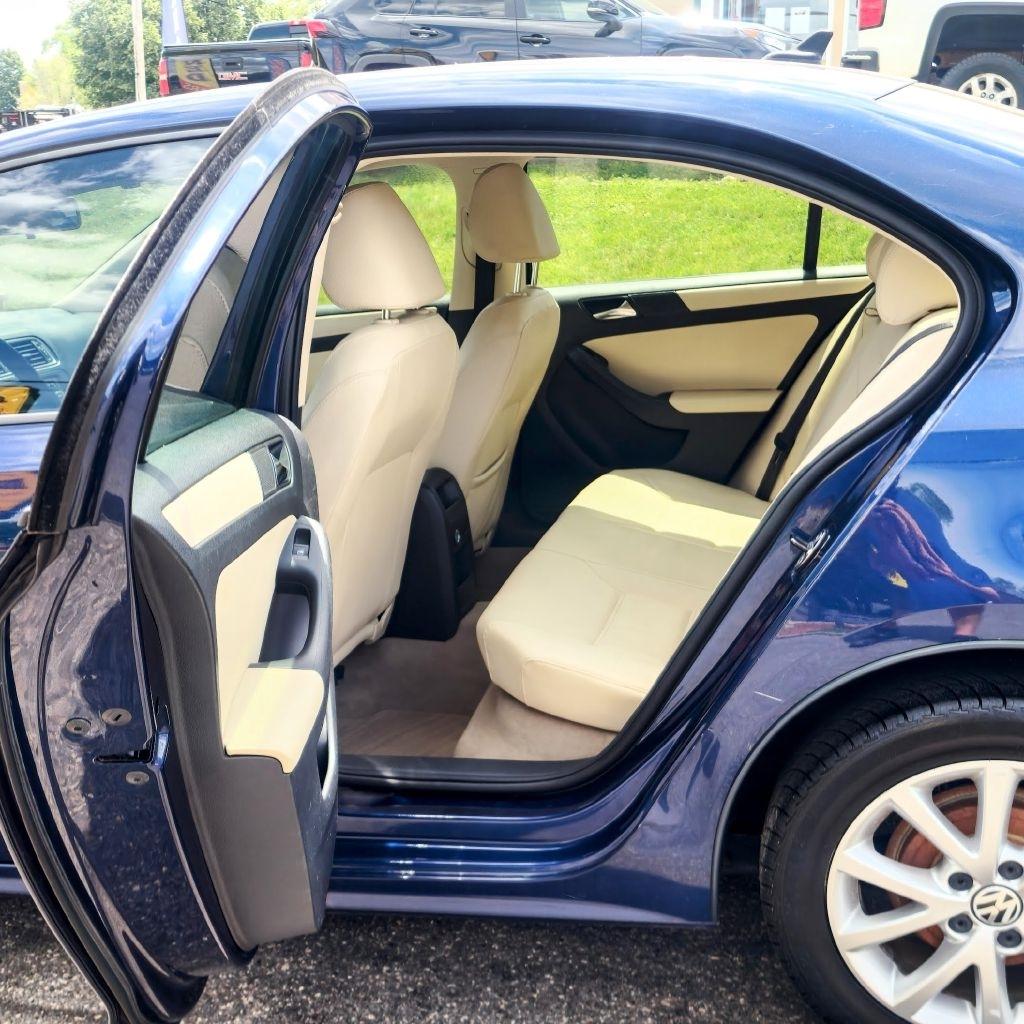 Volkswagen Jetta  2011