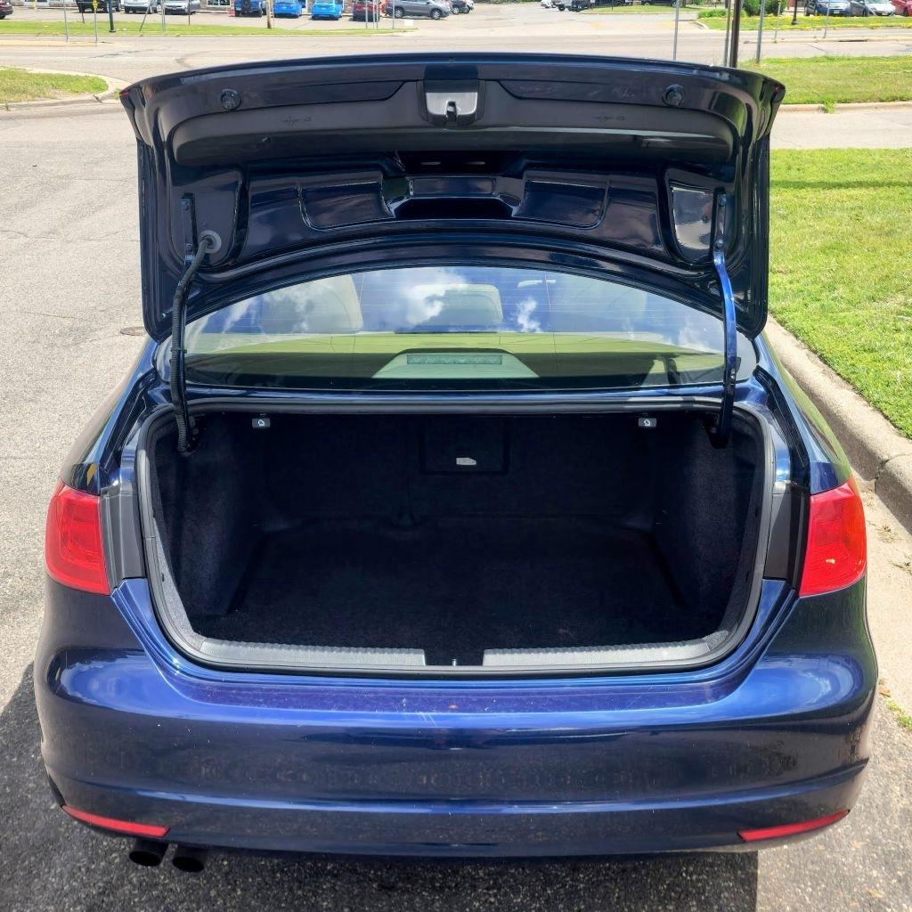 Volkswagen Jetta  2011