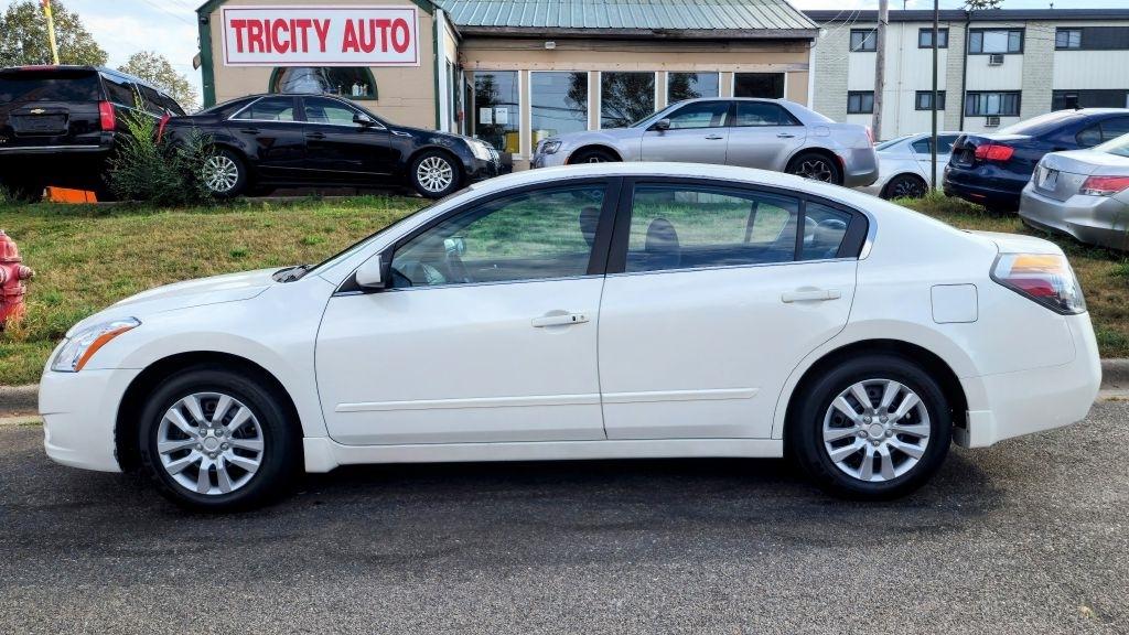 Nissan Altima  2010