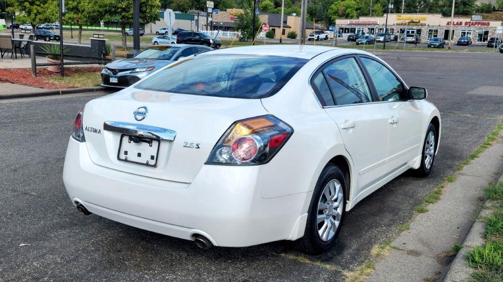 Nissan Altima  2010