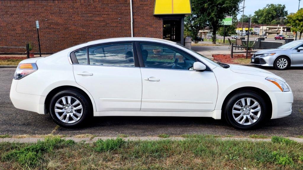 Nissan Altima  2010