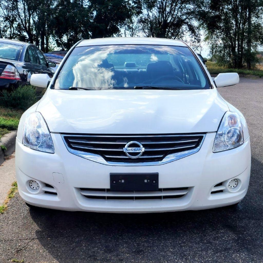 Nissan Altima  2010