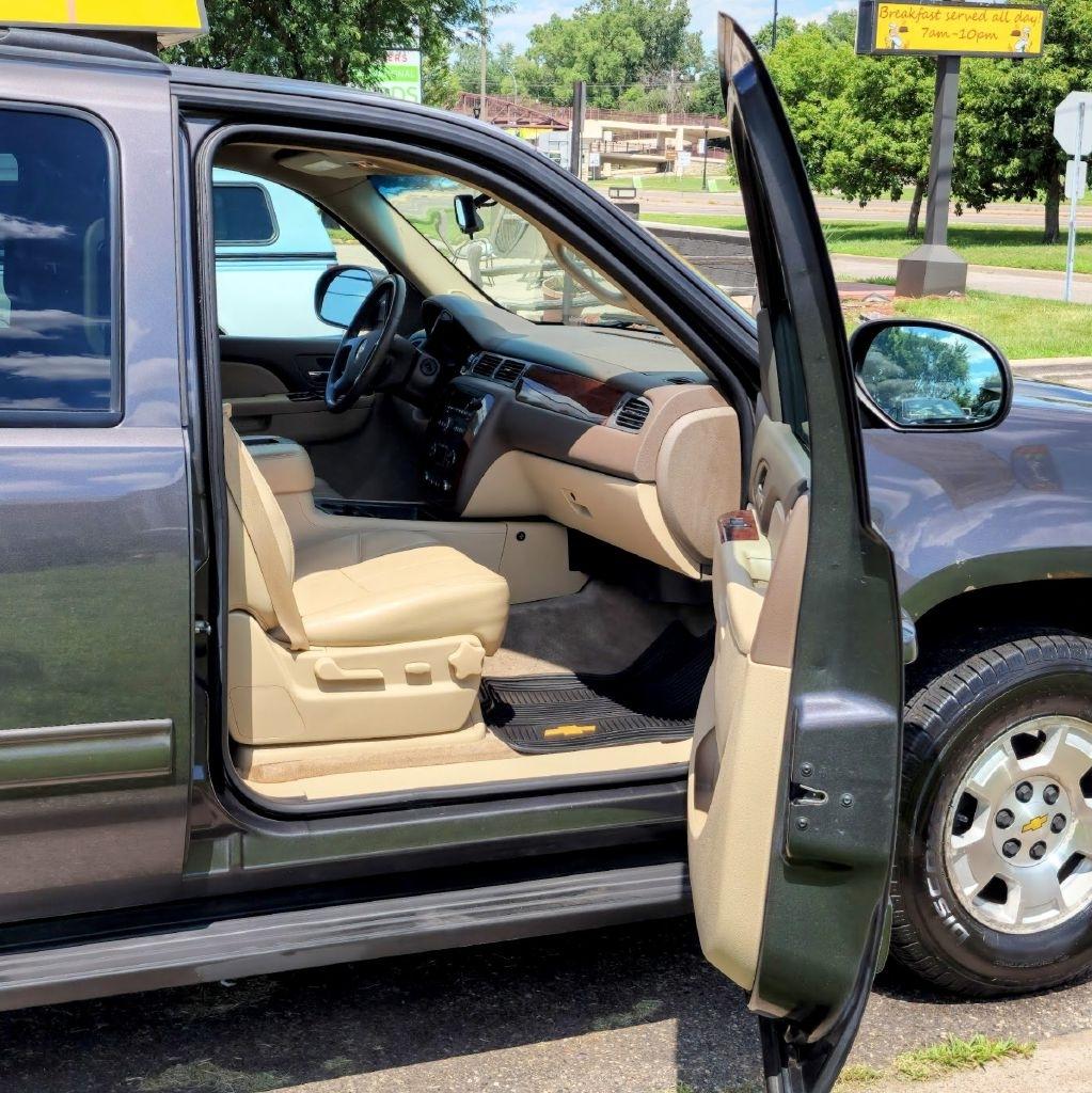 Chevrolet Tahoe  2010