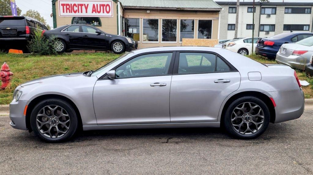 Chrysler 300  2017