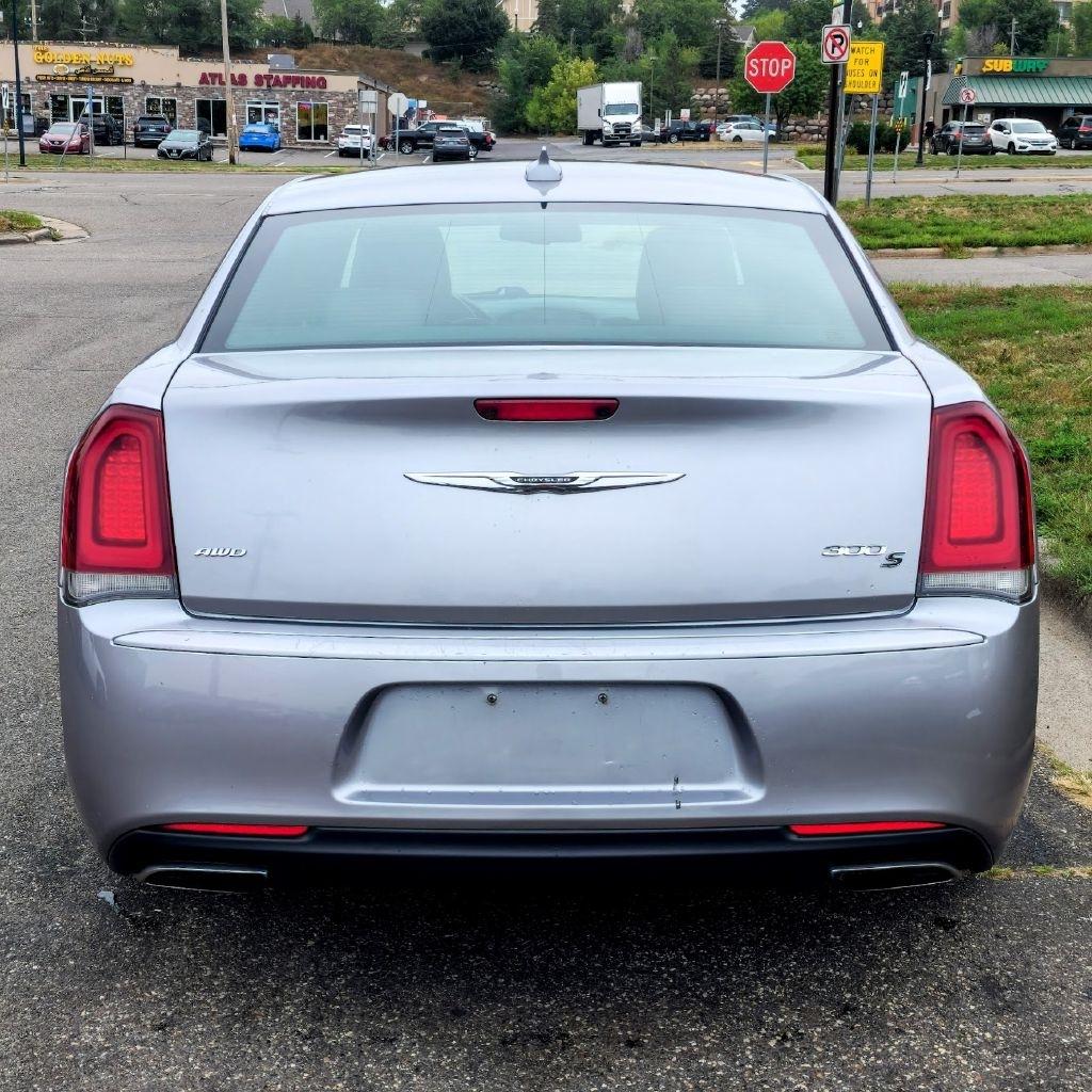 Chrysler 300  2017