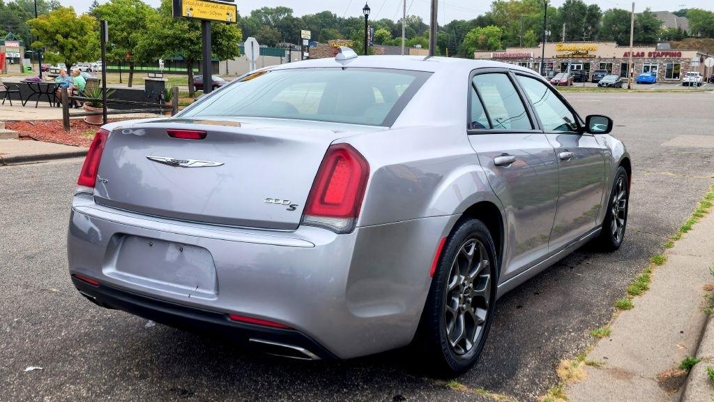 Chrysler 300  2017