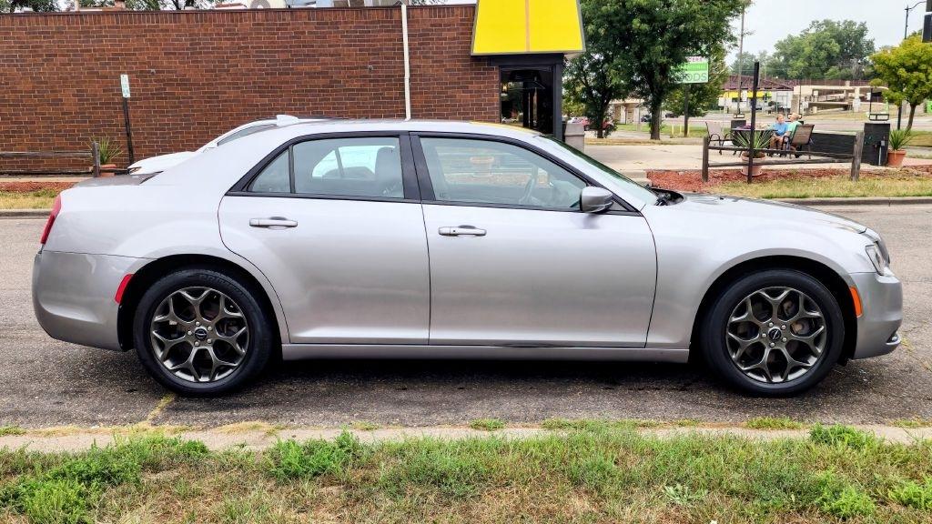 Chrysler 300  2017