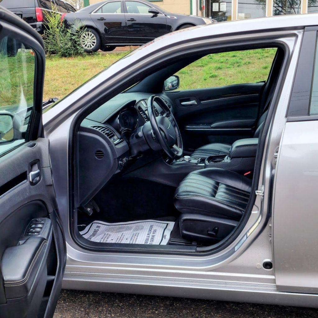 Chrysler 300  2017