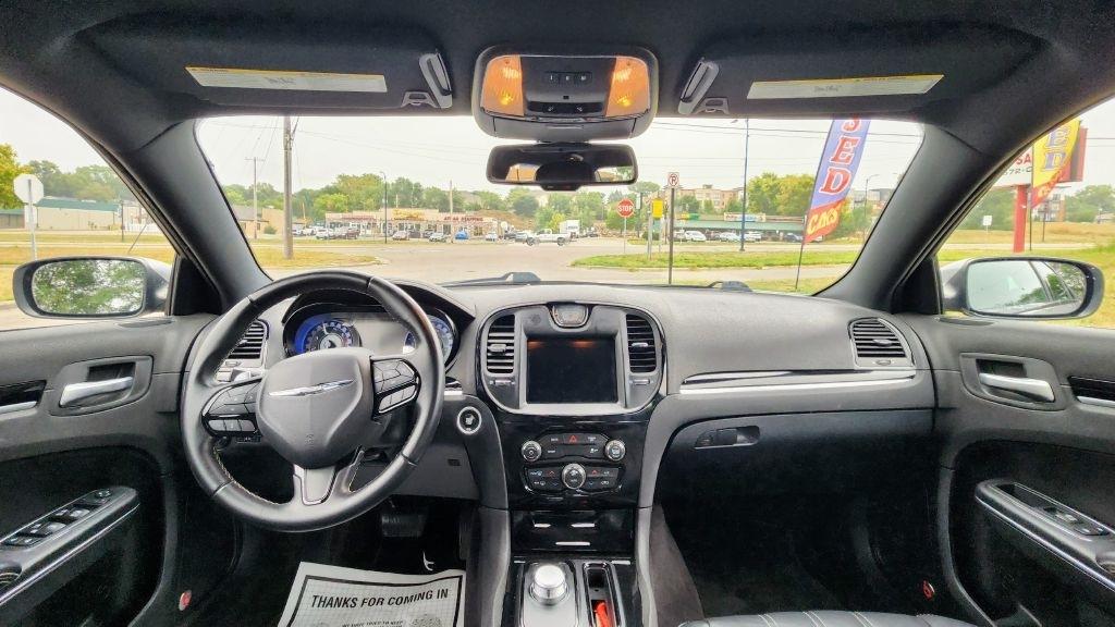 Chrysler 300  2017