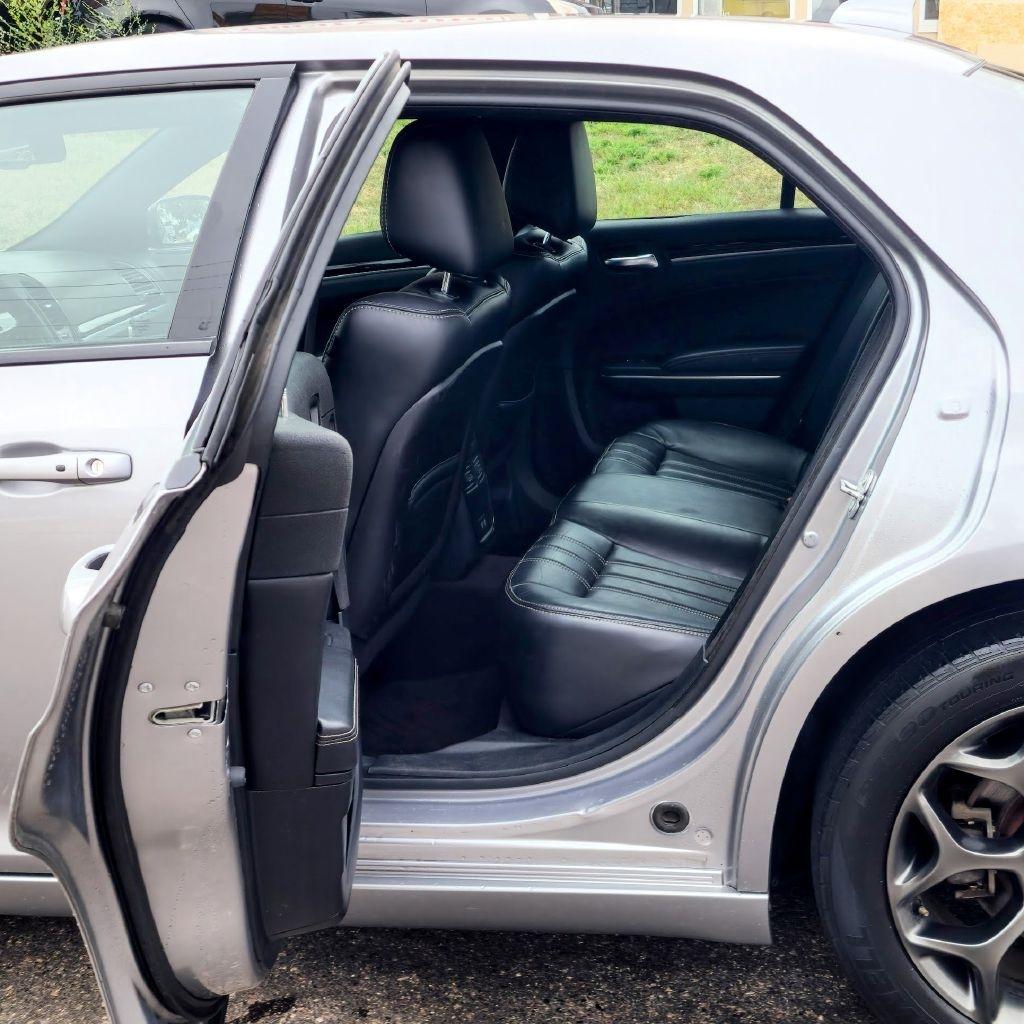 Chrysler 300  2017