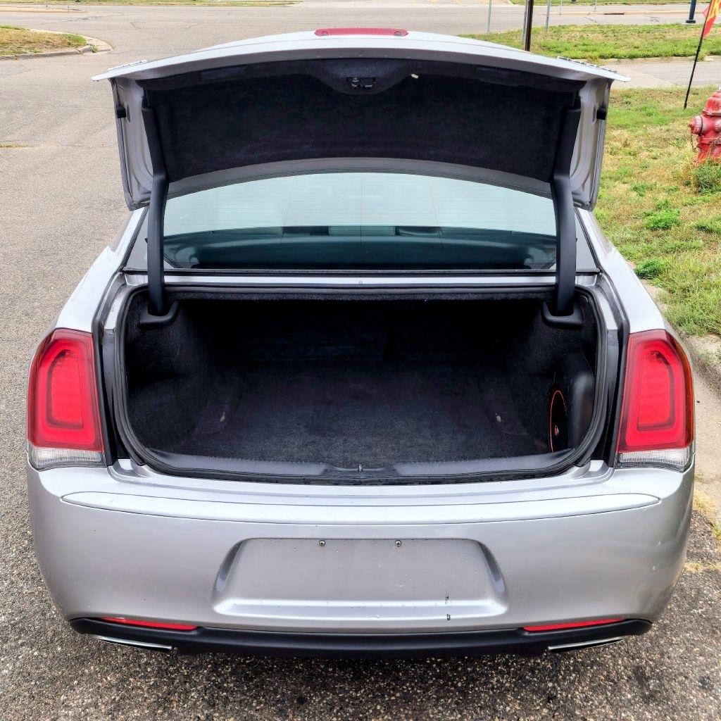 Chrysler 300  2017