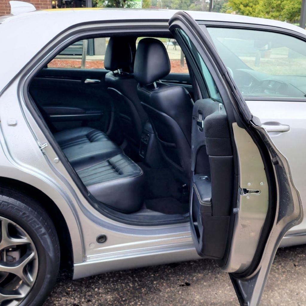 Chrysler 300  2017