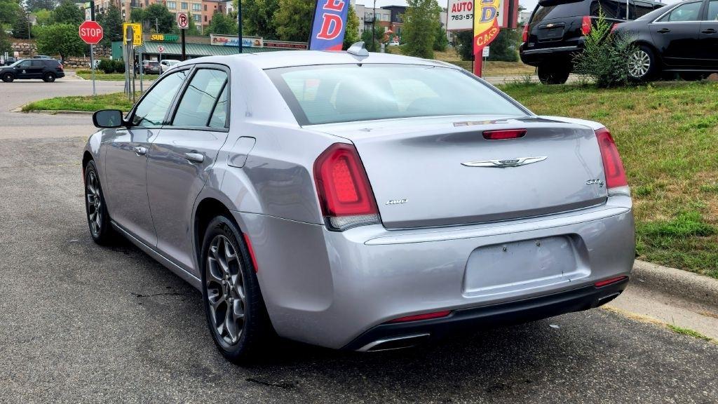 Chrysler 300  2017