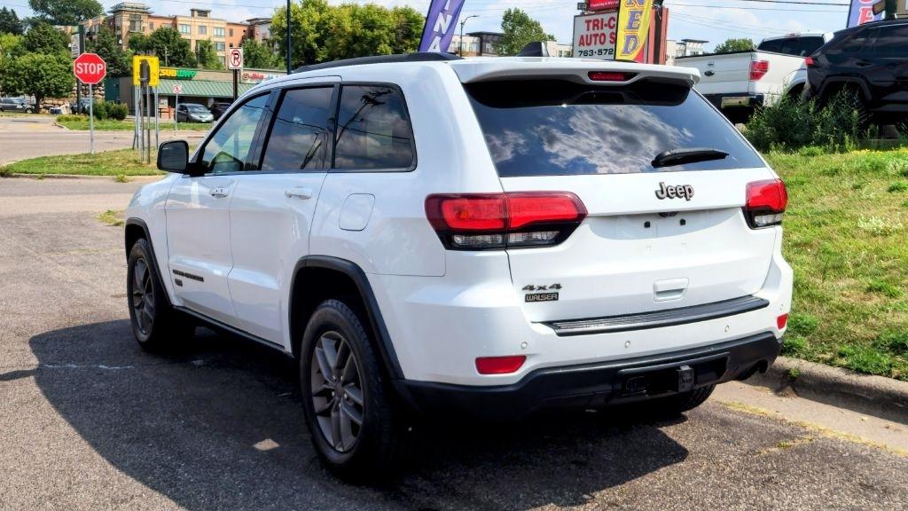 Jeep Grand Cherokee  2016