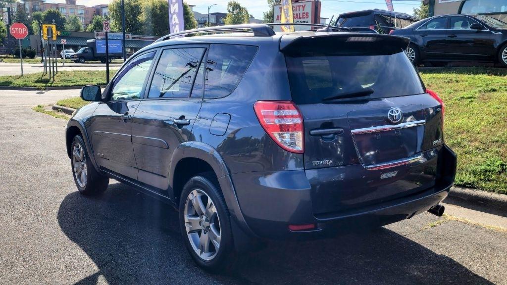 Toyota RAV4  2010