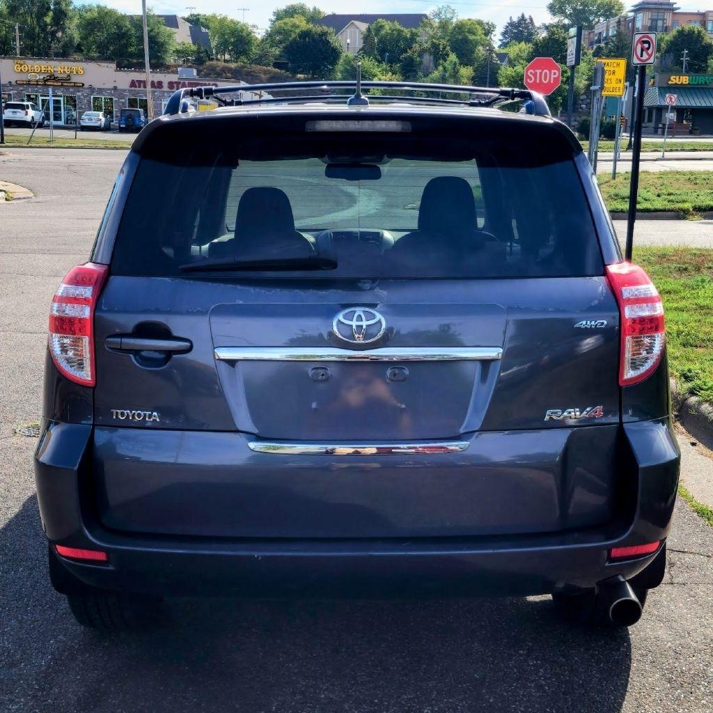 Toyota RAV4  2010