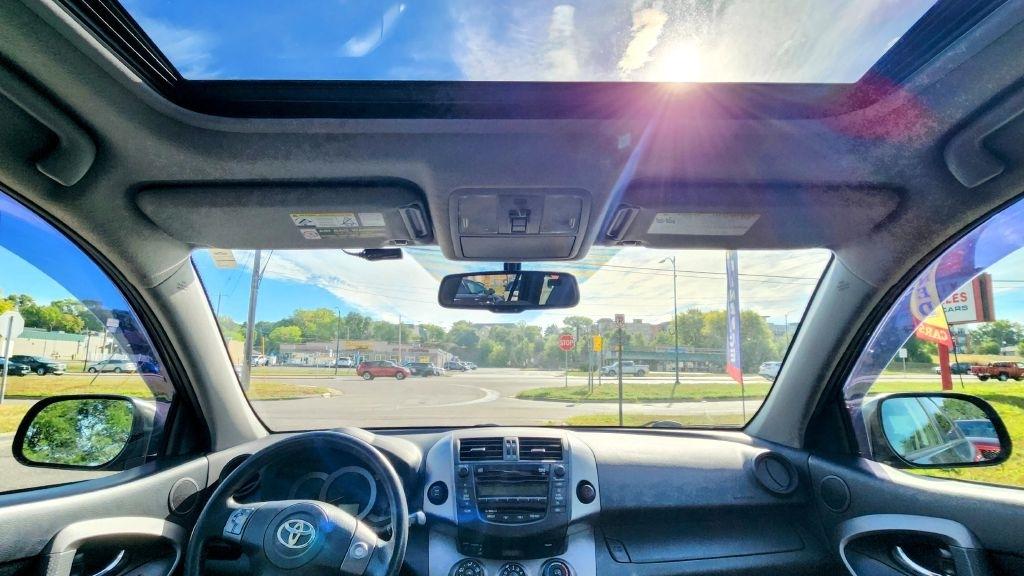 Toyota RAV4  2010