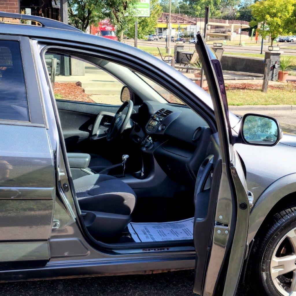 Toyota RAV4  2010