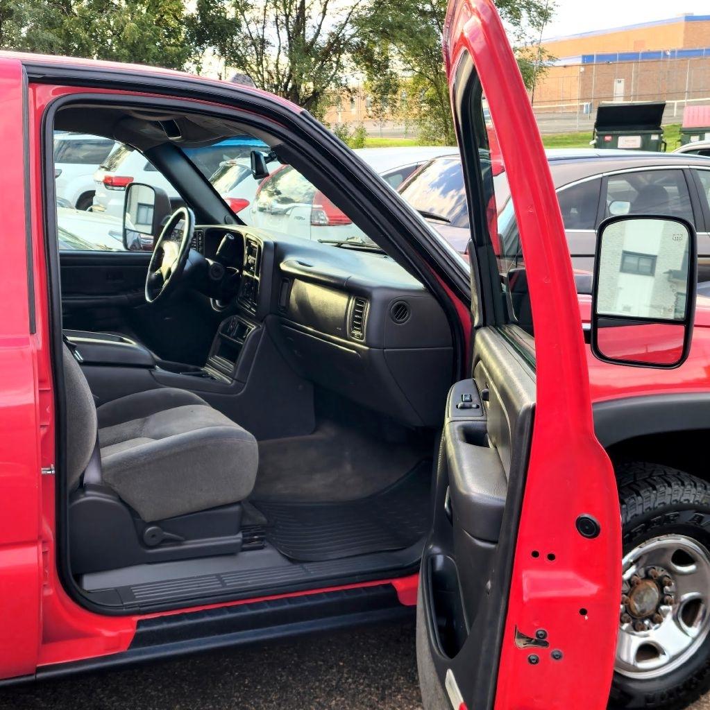 Chevrolet Silverado photo 16