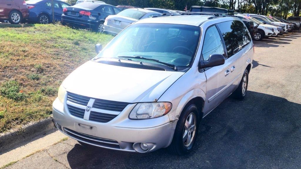 Dodge Grand Caravan photo 2