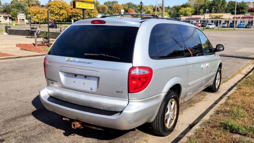 Dodge Grand Caravan photo 6
