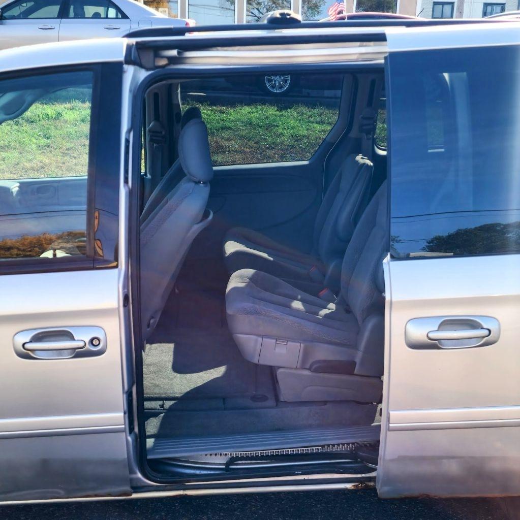 Dodge Grand Caravan photo 13