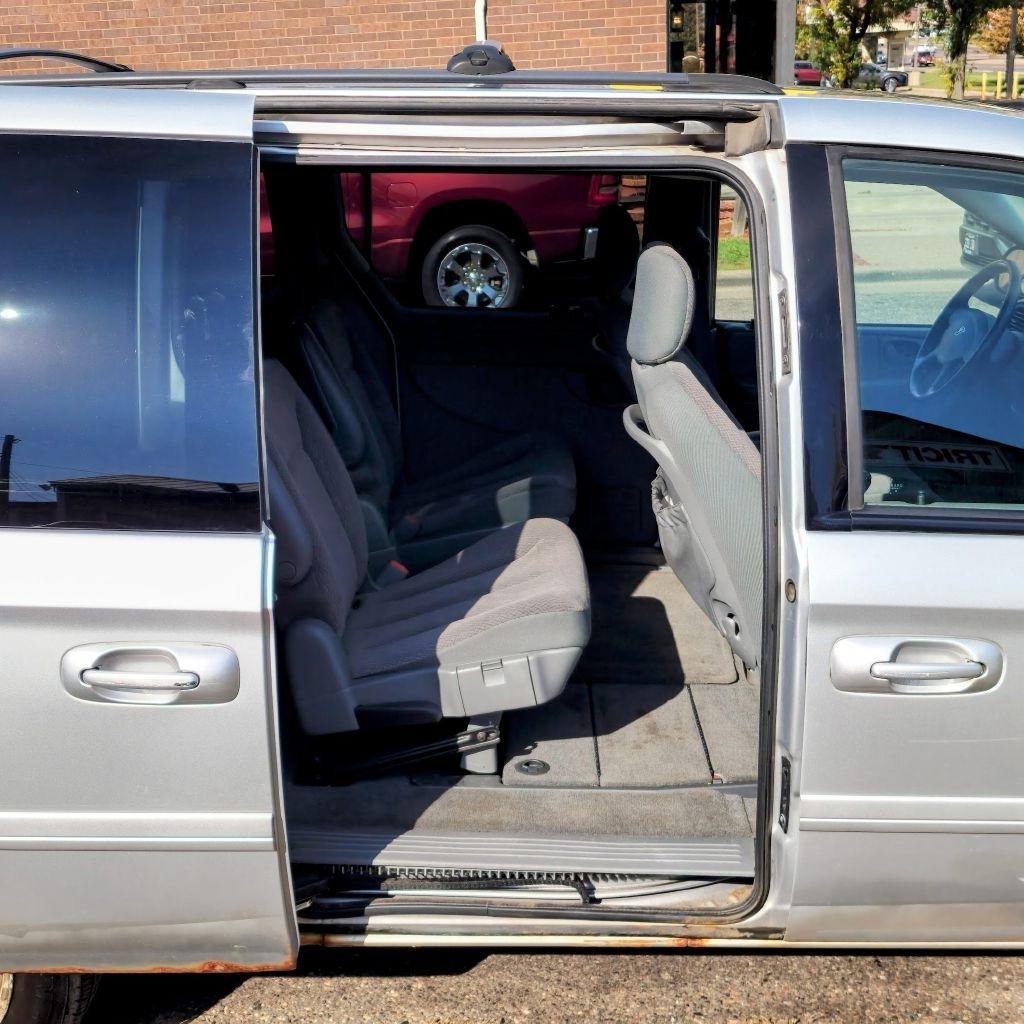 Dodge Grand Caravan photo 15