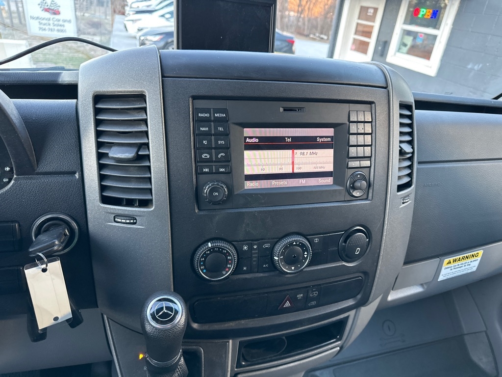 Mercedes-Benz Sprinter 2500 144-in. WB 2014