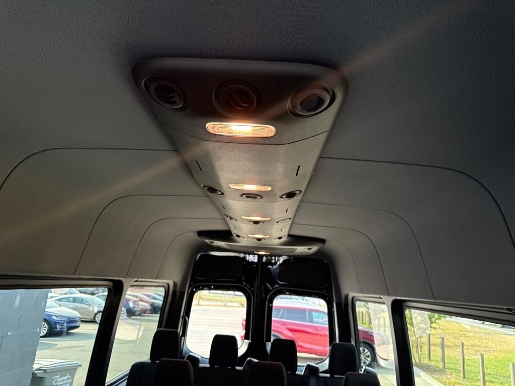 Mercedes-Benz Sprinter 2500 170-in. WB 2025