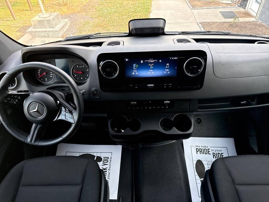 Mercedes-Benz Sprinter 2500 170-in. WB 2025