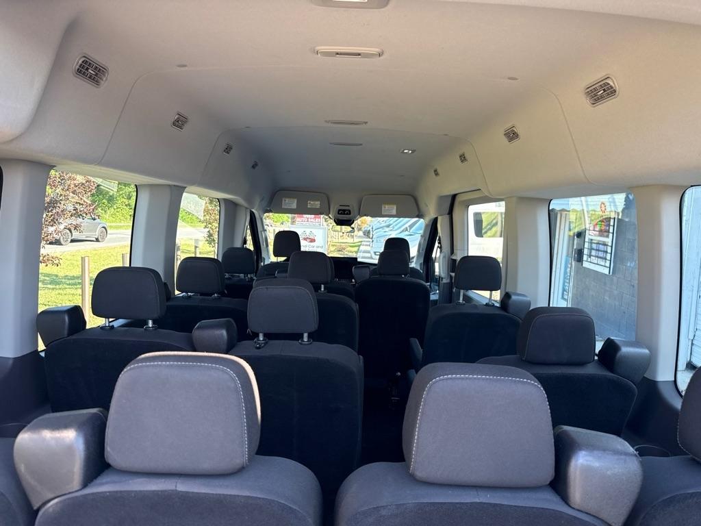 Ford Transit 350 Wagon Med. Roof XL w/Sliding Pass. 148-in. WB 2023