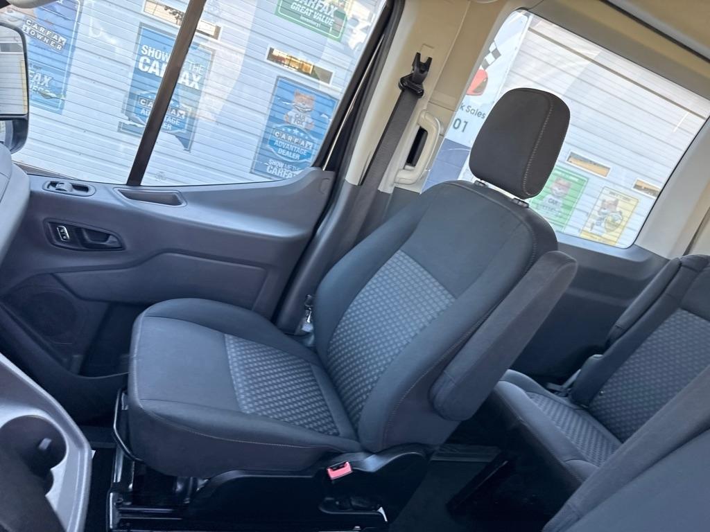 Ford Transit 350 Wagon Med. Roof XL w/Sliding Pass. 148-in. WB 2023