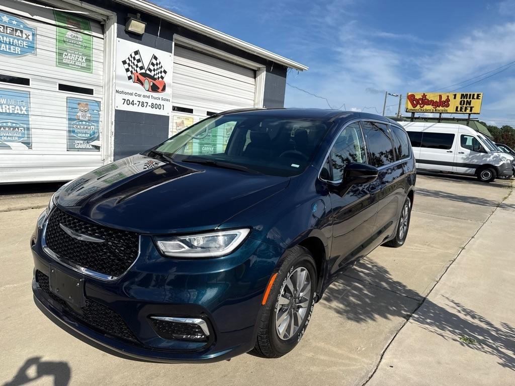 2024 Chrysler Pacifica Hybrid Select