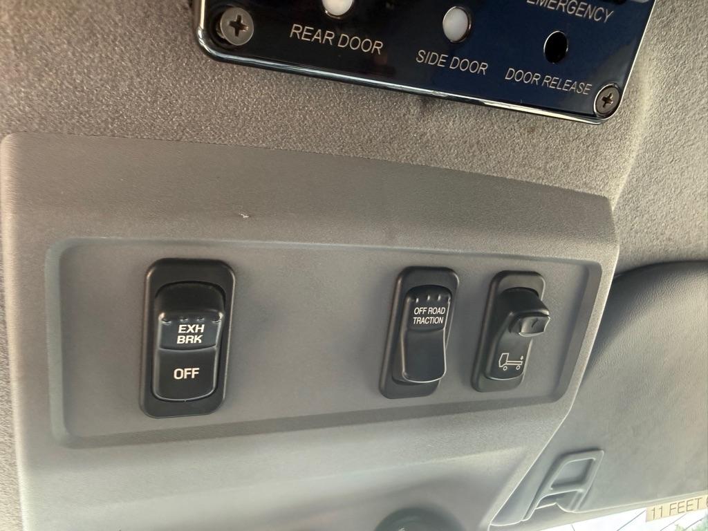 Ford F-650 Regular Cab 2WD DRW 2011