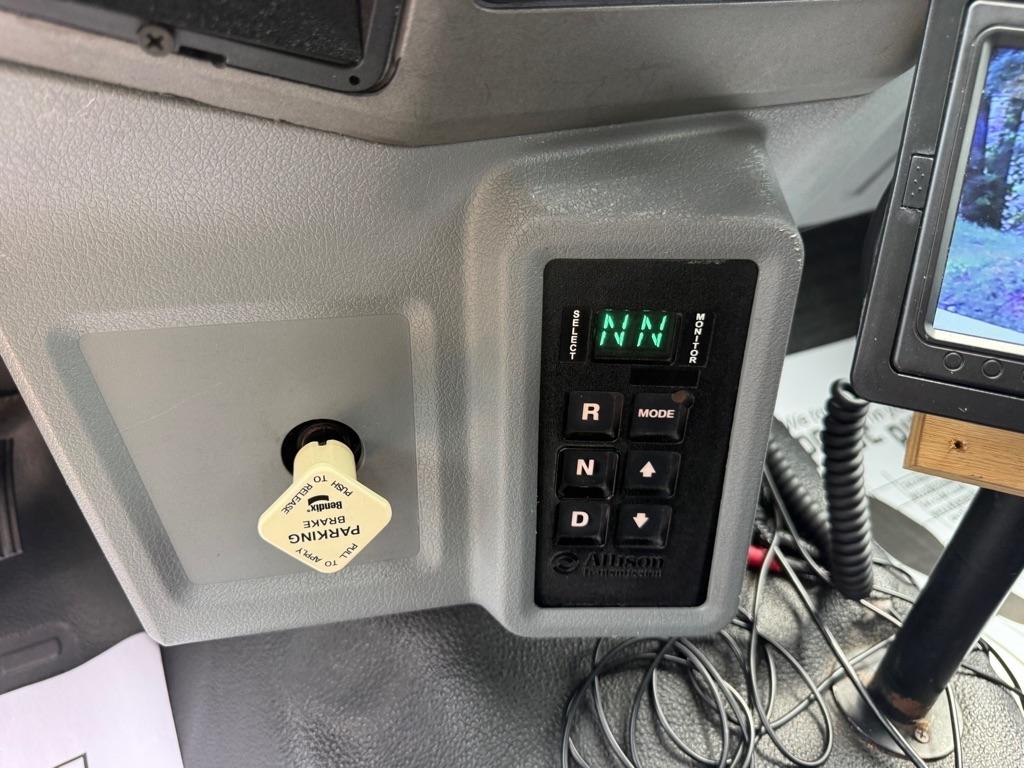 Ford F-650 Regular Cab 2WD DRW 2011