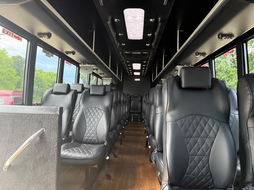 Ford F-650 Regular Cab 2WD DRW 2011