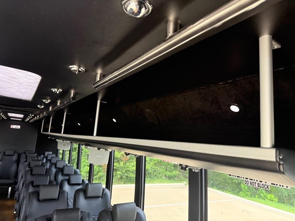 Ford F-650 Regular Cab 2WD DRW 2011