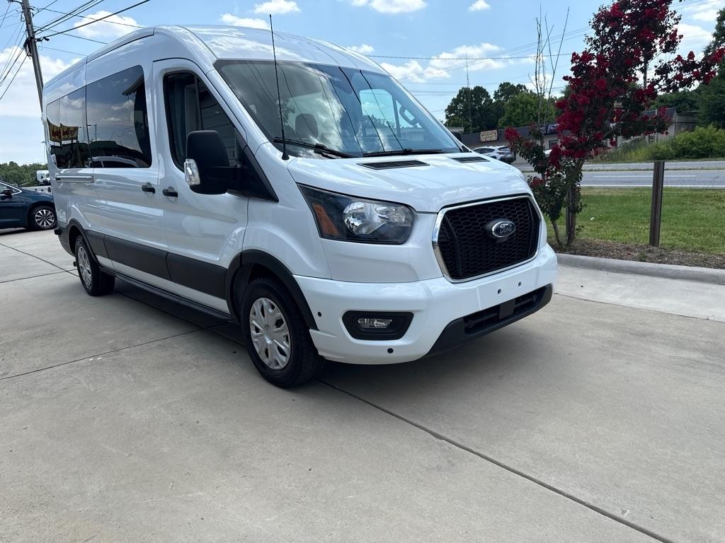 Ford Transit 350 Wagon Med. Roof XL w/Sliding Pass. 148-in. WB 2024