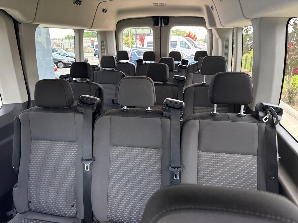 Ford Transit 350 Wagon Med. Roof XL w/Sliding Pass. 148-in. WB 2024