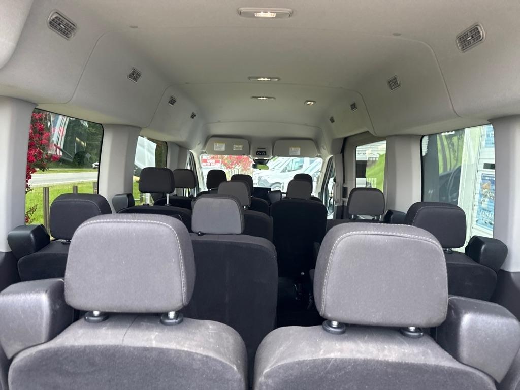 Ford Transit 350 Wagon Med. Roof XL w/Sliding Pass. 148-in. WB 2024