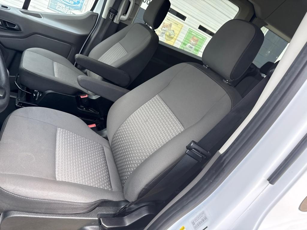 Ford Transit 350 Wagon Med. Roof XL w/Sliding Pass. 148-in. WB 2024