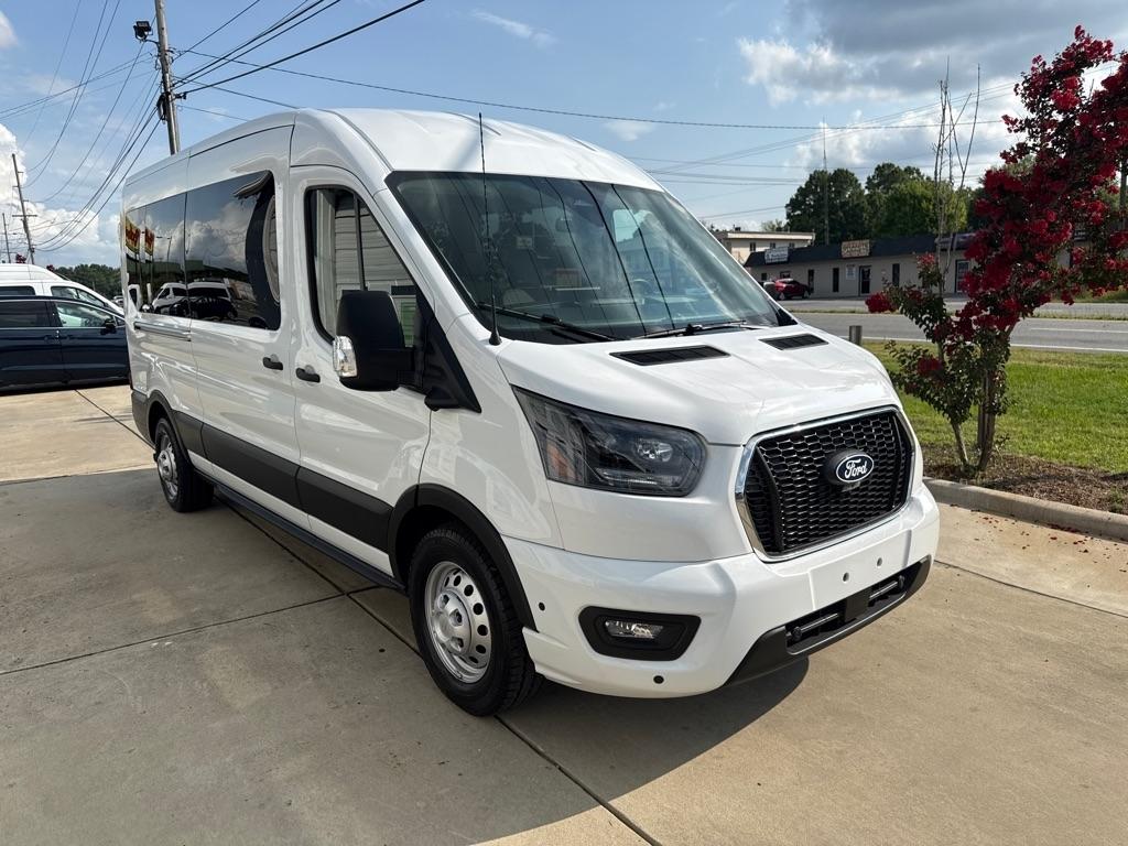 Ford Transit 350 Wagon Med. Roof XL w/Sliding Pass. 148-in. WB 2026