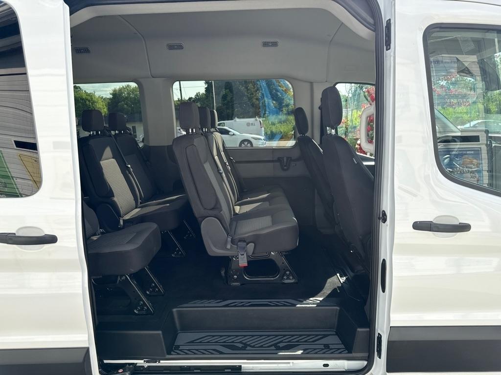 Ford Transit 350 Wagon Med. Roof XL w/Sliding Pass. 148-in. WB 2026
