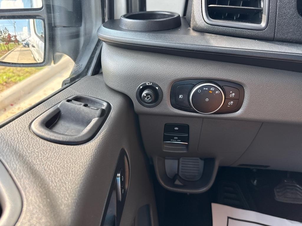 Ford Transit 350 Wagon Med. Roof XL w/Sliding Pass. 148-in. WB 2026