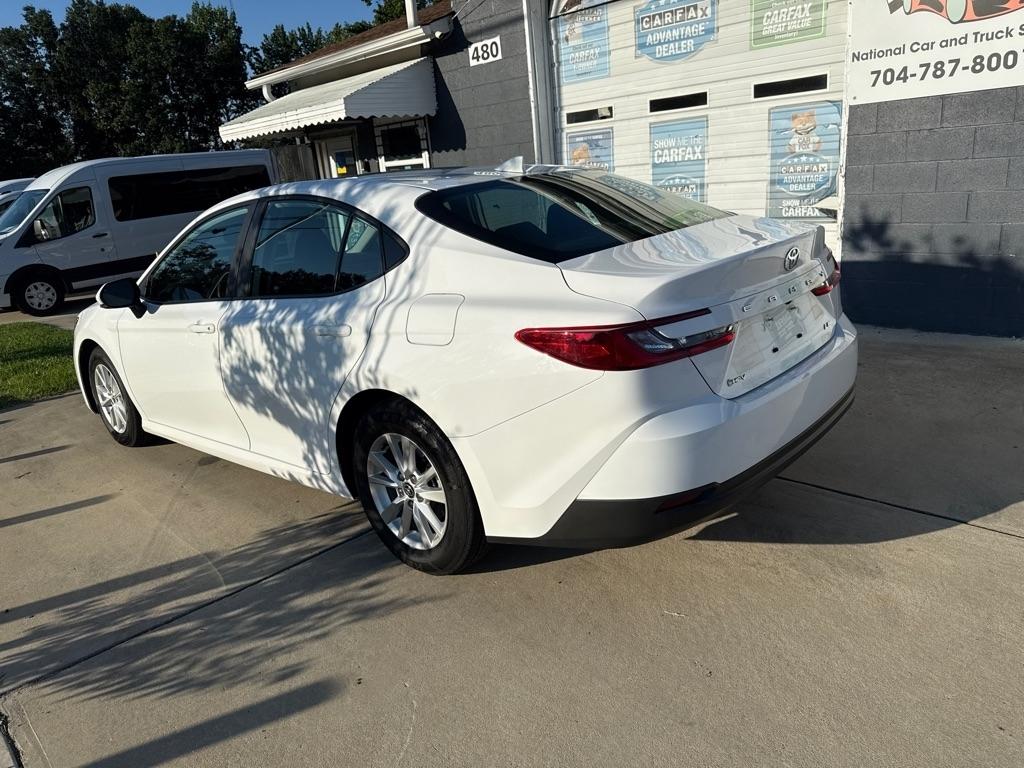 Toyota Camry Hybrid XLE 2025