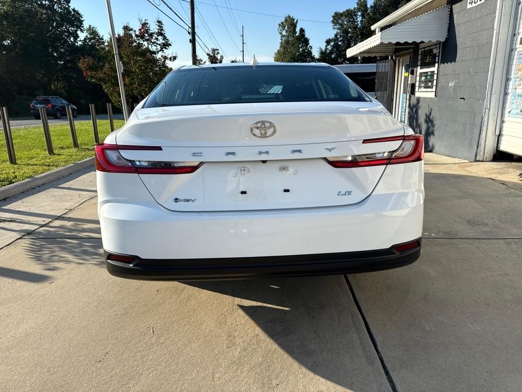 Toyota Camry Hybrid XLE 2025