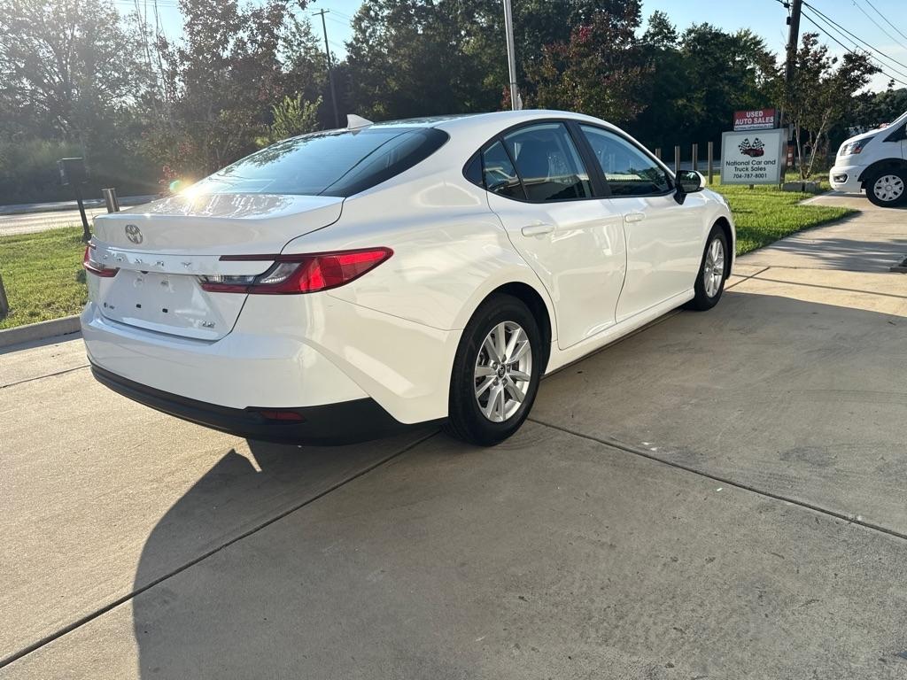 Toyota Camry Hybrid XLE 2025