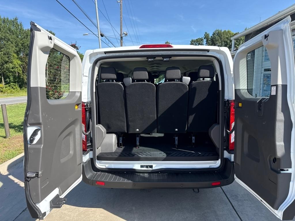 Ford Transit 350 Wagon Low Roof XL w/Sliding Pass. 148-in. WB 2026